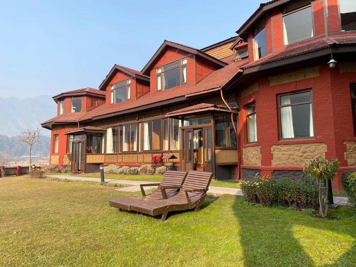 100m2 1 slaapkamer, 1 privé badkamer in Pahalgām Buitenkant foto