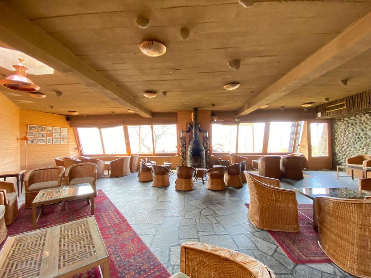 100m2 1 slaapkamer, 1 privé badkamer in Pahalgām Buitenkant foto