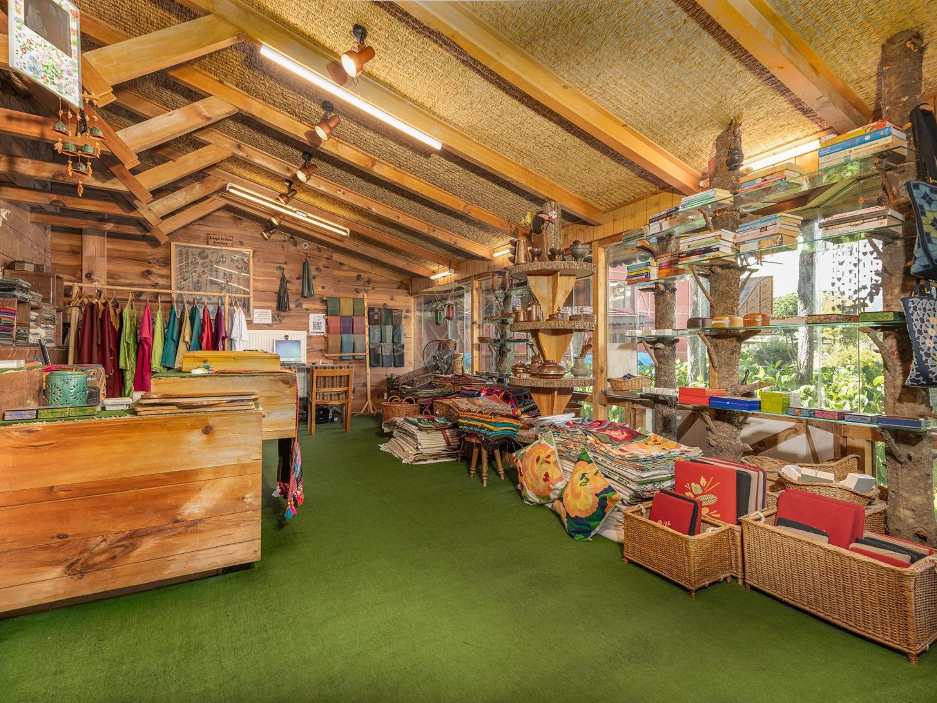 100m2 1 slaapkamer, 1 privé badkamer in Pahalgām Buitenkant foto