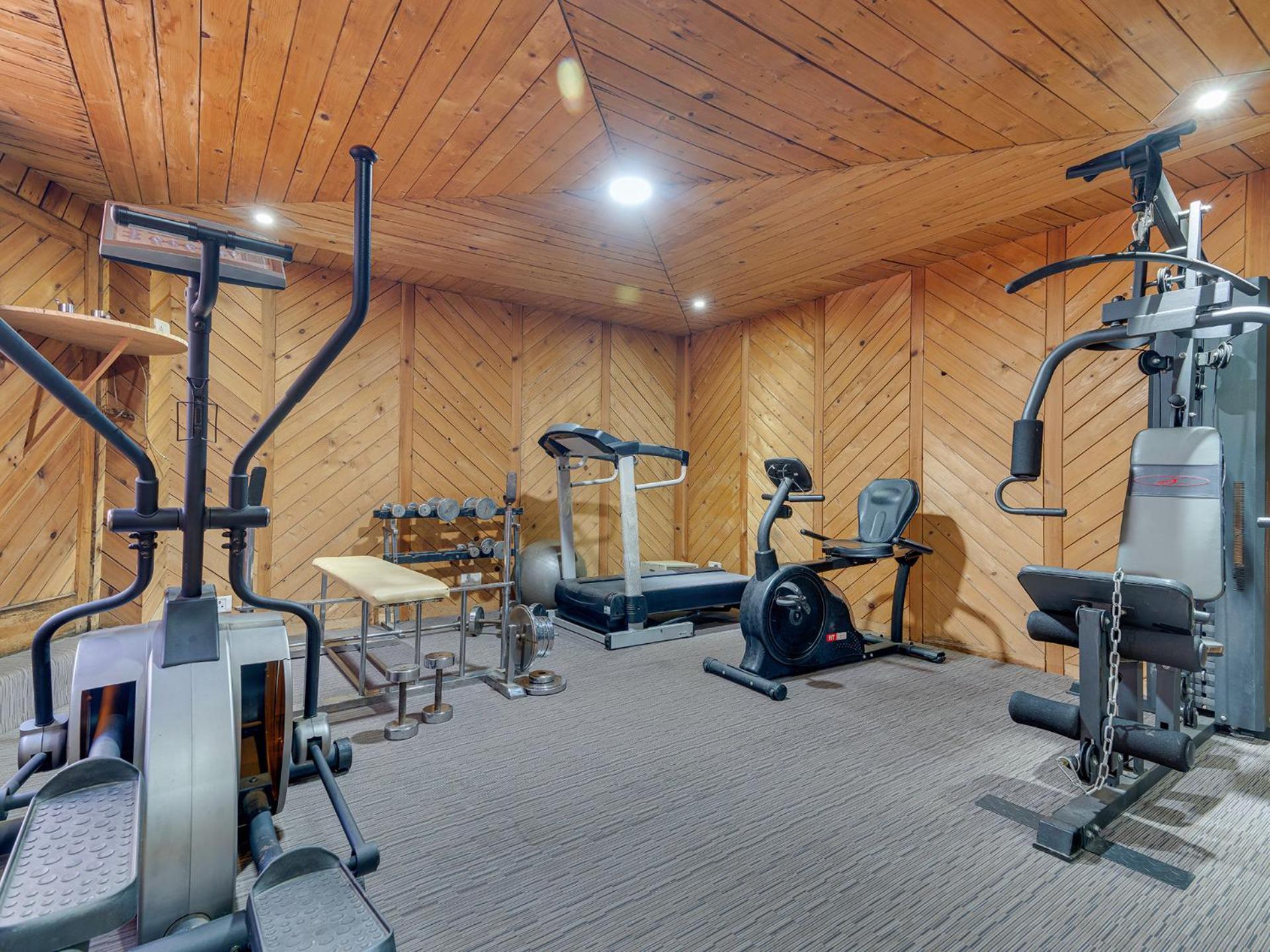100m2 1 slaapkamer, 1 privé badkamer in Pahalgām Buitenkant foto