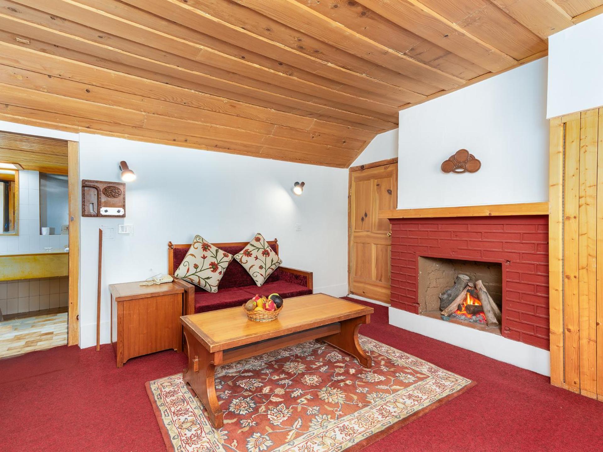 100m2 1 slaapkamer, 1 privé badkamer in Pahalgām Buitenkant foto