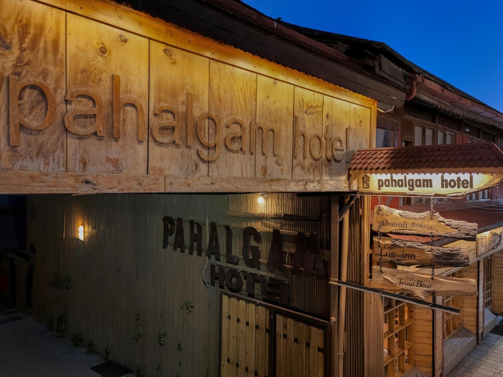 100m2 1 slaapkamer, 1 privé badkamer in Pahalgām Buitenkant foto