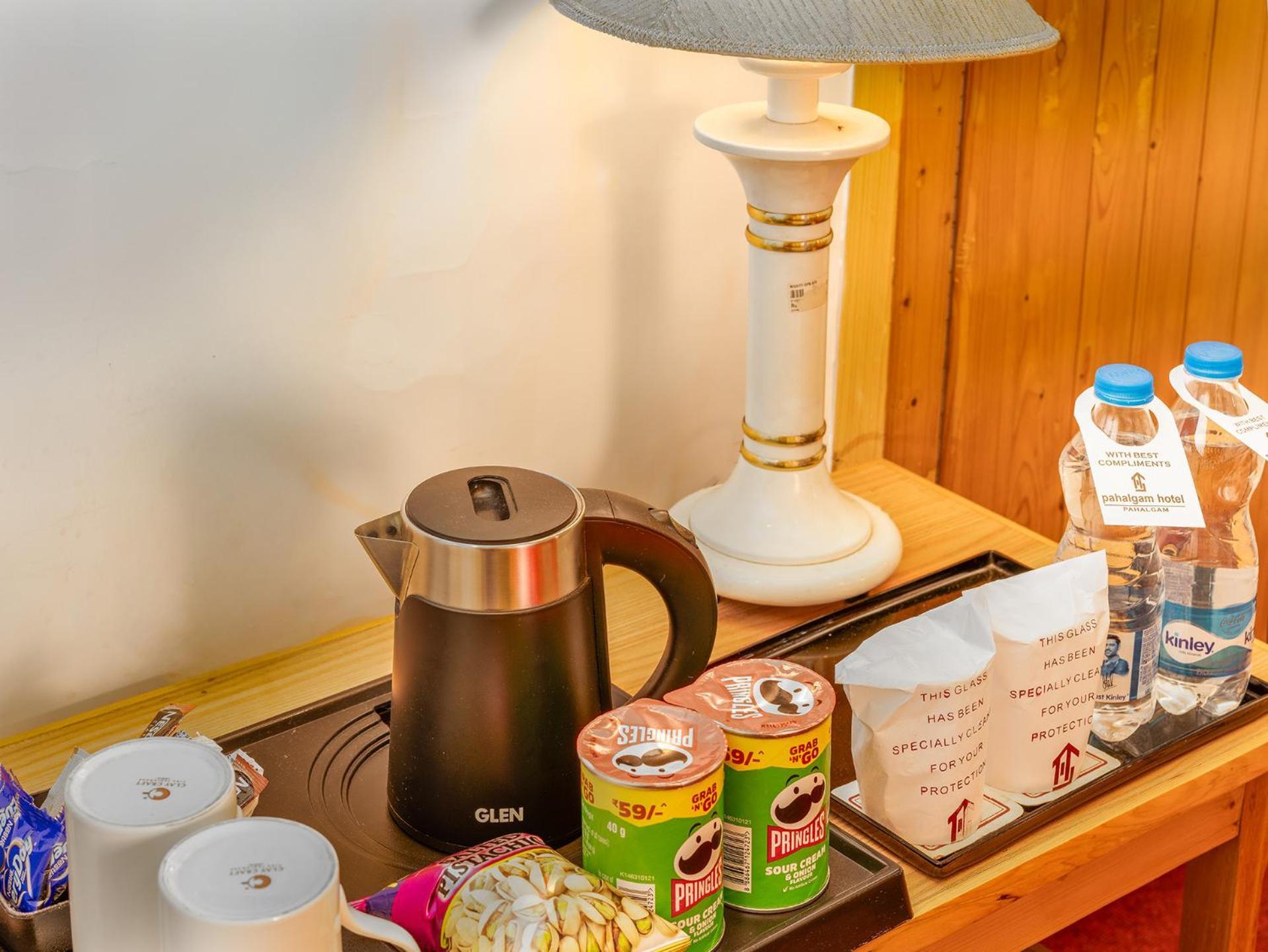 100m2 1 slaapkamer, 1 privé badkamer in Pahalgām Buitenkant foto